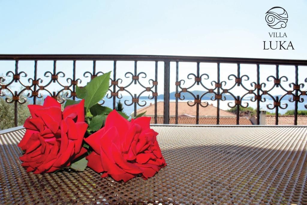 Апартаменты Apartments Villa Luka Свети-Стефан