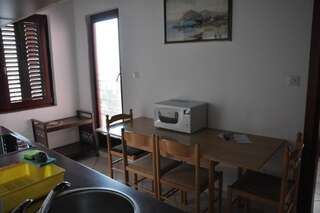 Апартаменты Apartments Villa Luka Свети-Стефан Апартаменты с 2 спальнями, террасой и видом на море (для 4 взрослых)-10