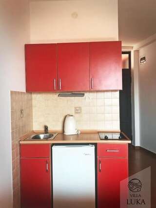 Апартаменты Apartments Villa Luka Свети-Стефан Апартаменты-студио с видом на море-10