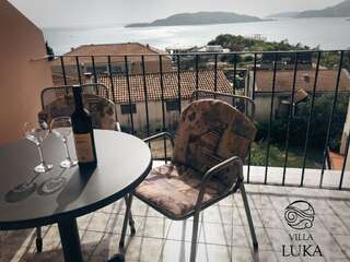 Апартаменты Apartments Villa Luka Свети-Стефан Номер-студио с 2 односпальными кроватями, террасой и видом на море-9