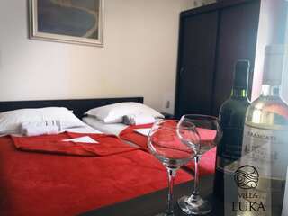 Апартаменты Apartments Villa Luka Свети-Стефан Номер-студио с 2 односпальными кроватями, террасой и видом на море-11