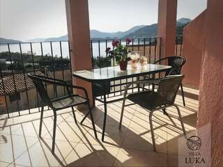 Апартаменты Apartments Villa Luka Свети-Стефан Апартаменты с 2 спальнями, террасой и видом на море (для 3 взрослых)-4